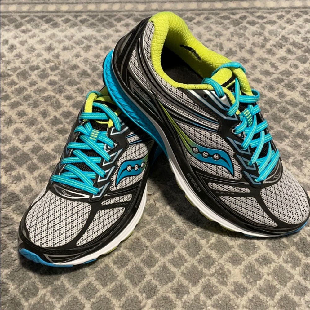 Women’s Saucony Guide 9
